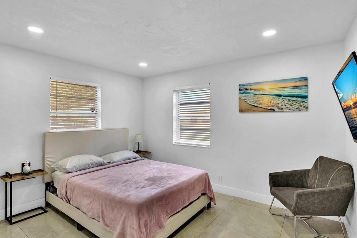 2 Bdrm Modern House Mins From Beach & Casino Hb1 Hallandale Beach Dış mekan fotoğraf